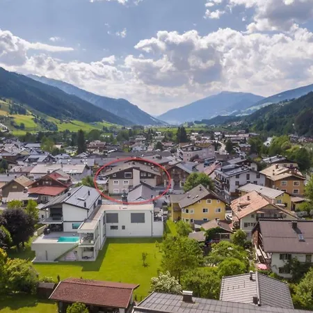 Haus Schnoell 4 *