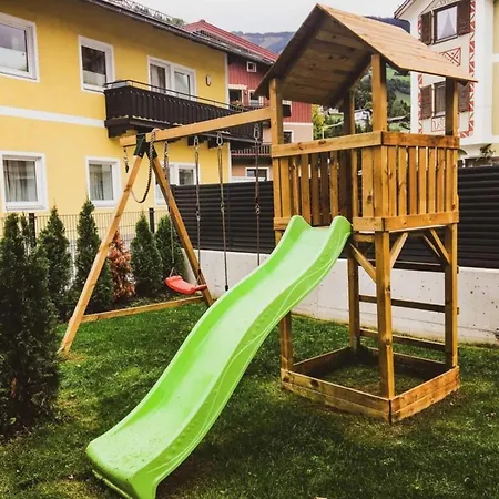 Semesterbostad Haus Schnoell 4 *